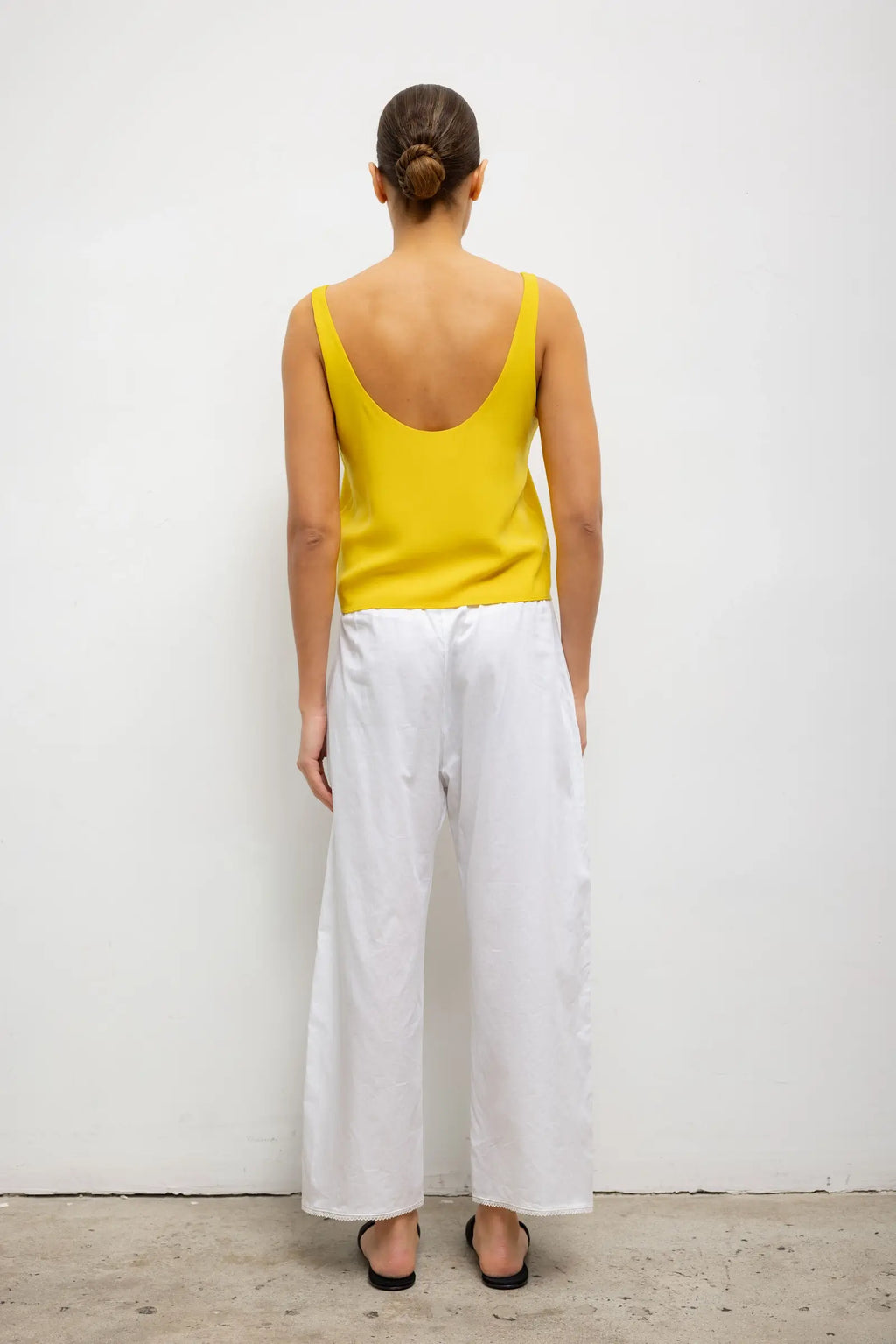 Ari Scoop Tank