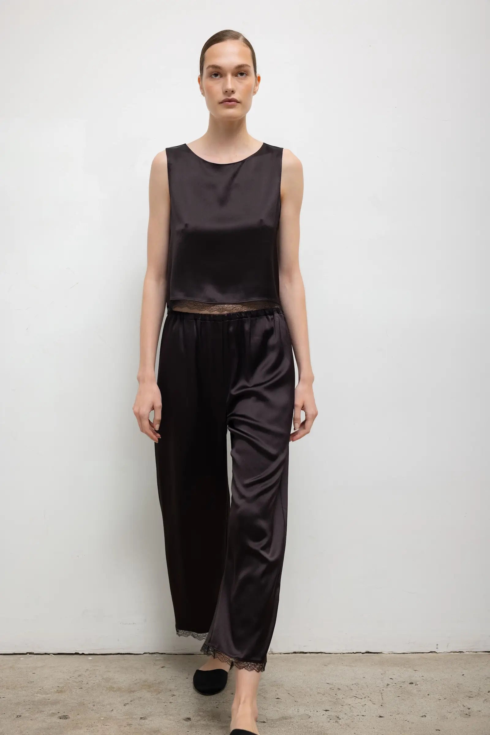Pre-Order: Barb Lace Crop Sleeveless Crew