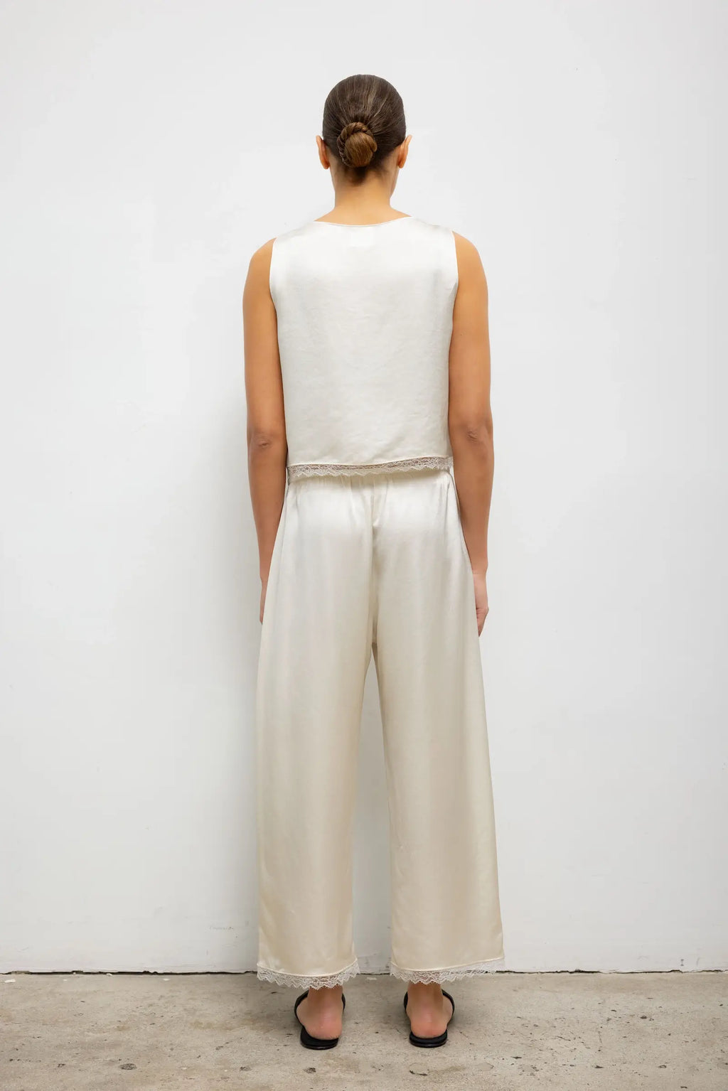 Pre-Order: Barb Lace Crop Sleeveless Crew