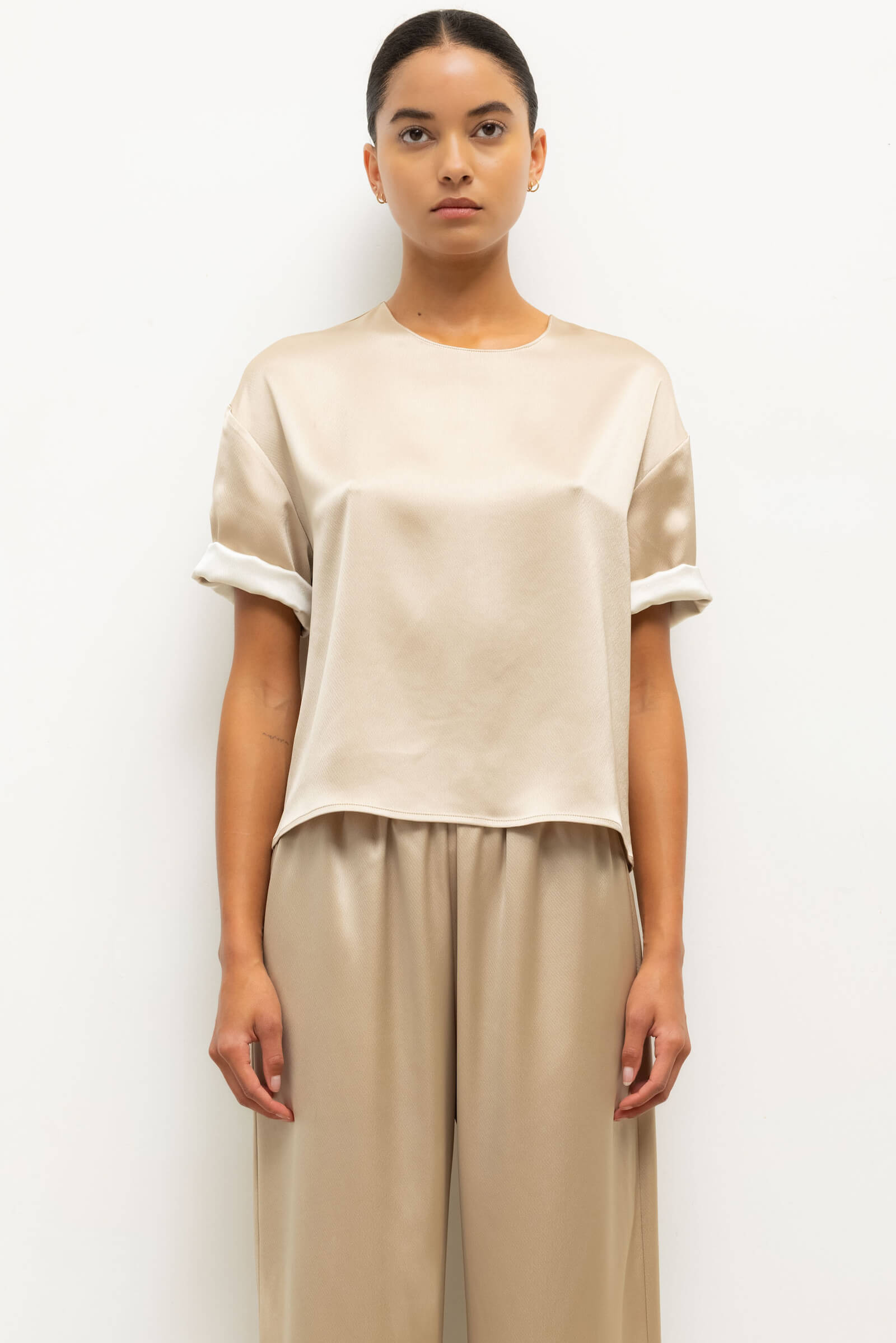 Barb Contrast Tee