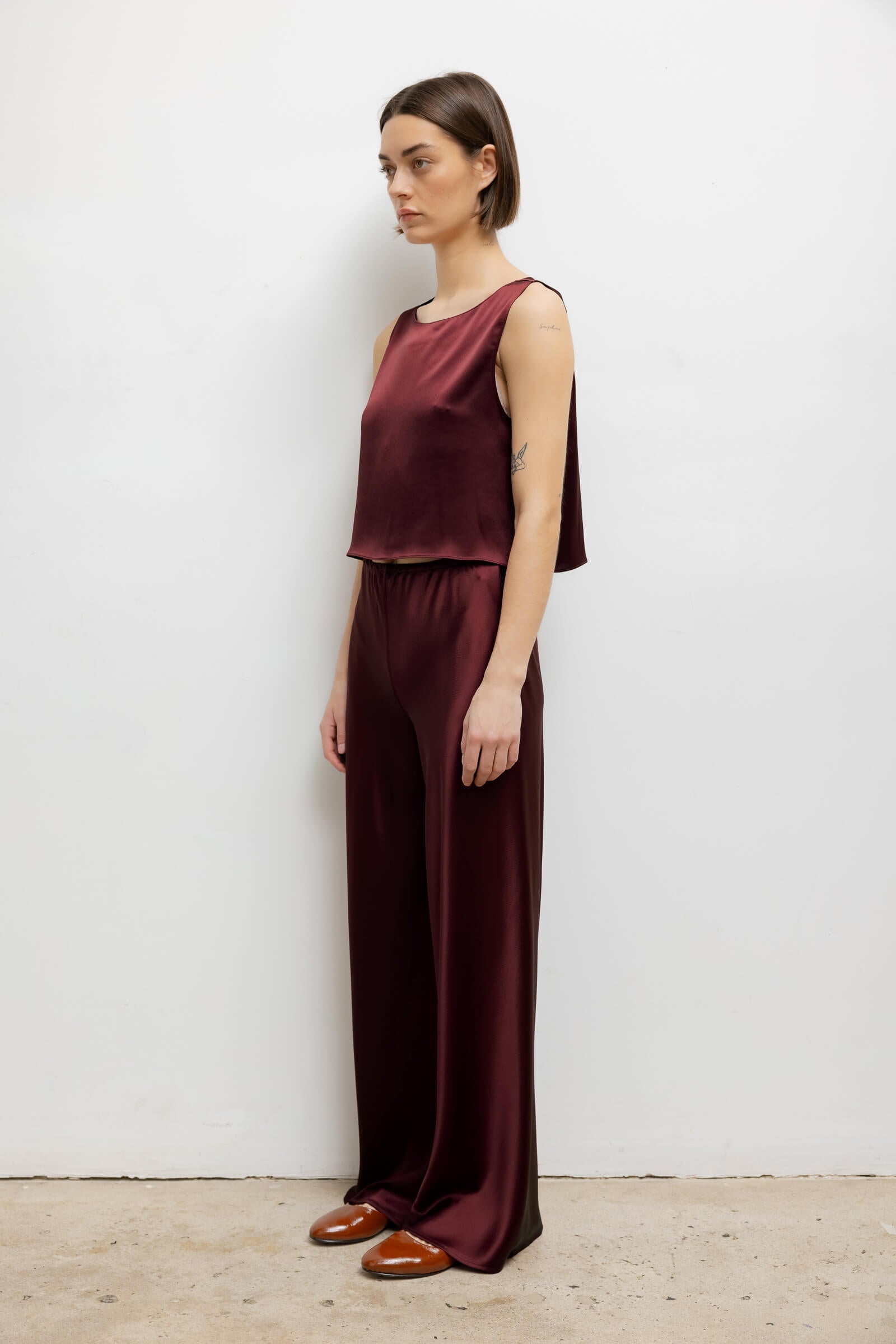 Barb Crop Sleeveless Crew