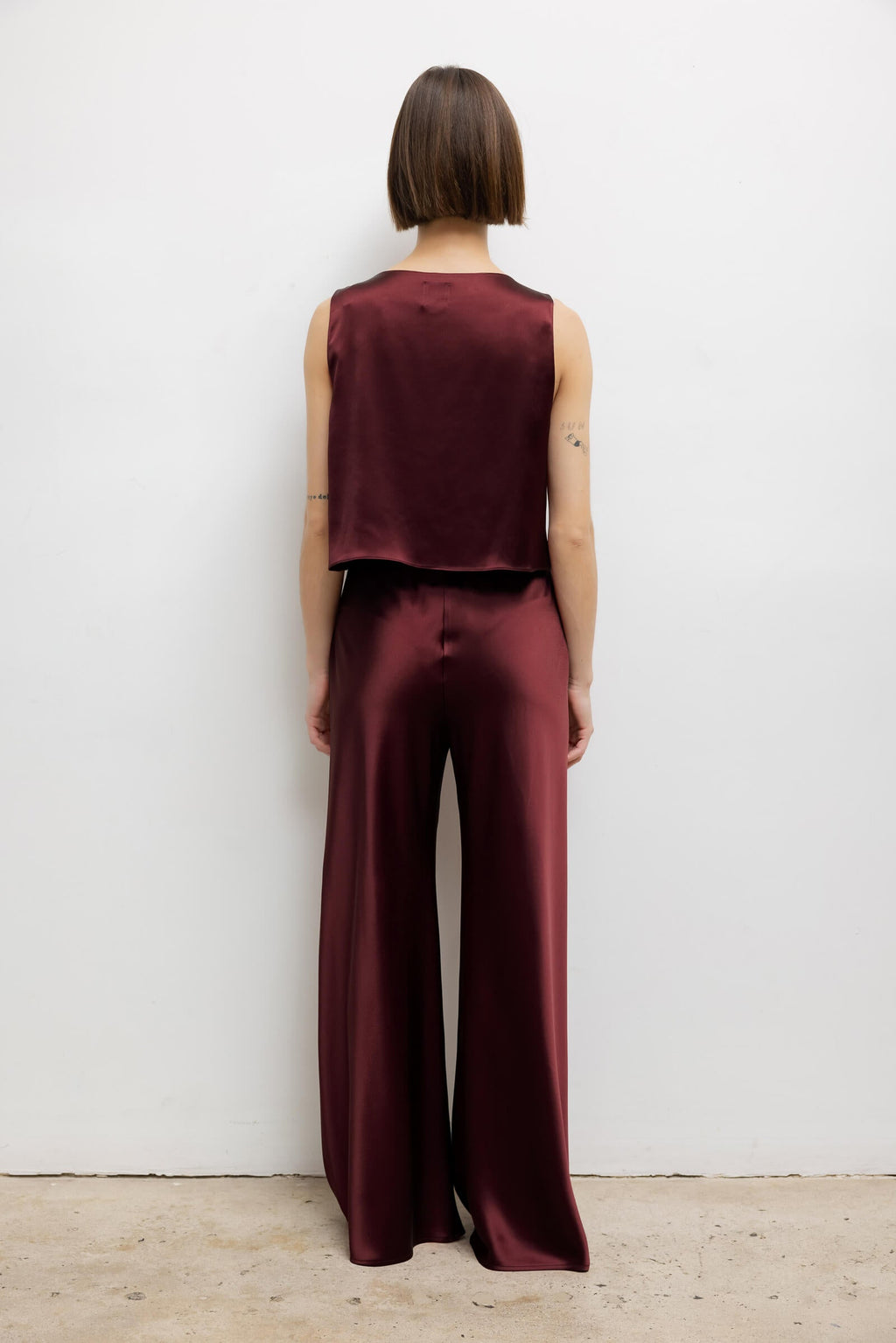 Barb Crop Sleeveless Crew