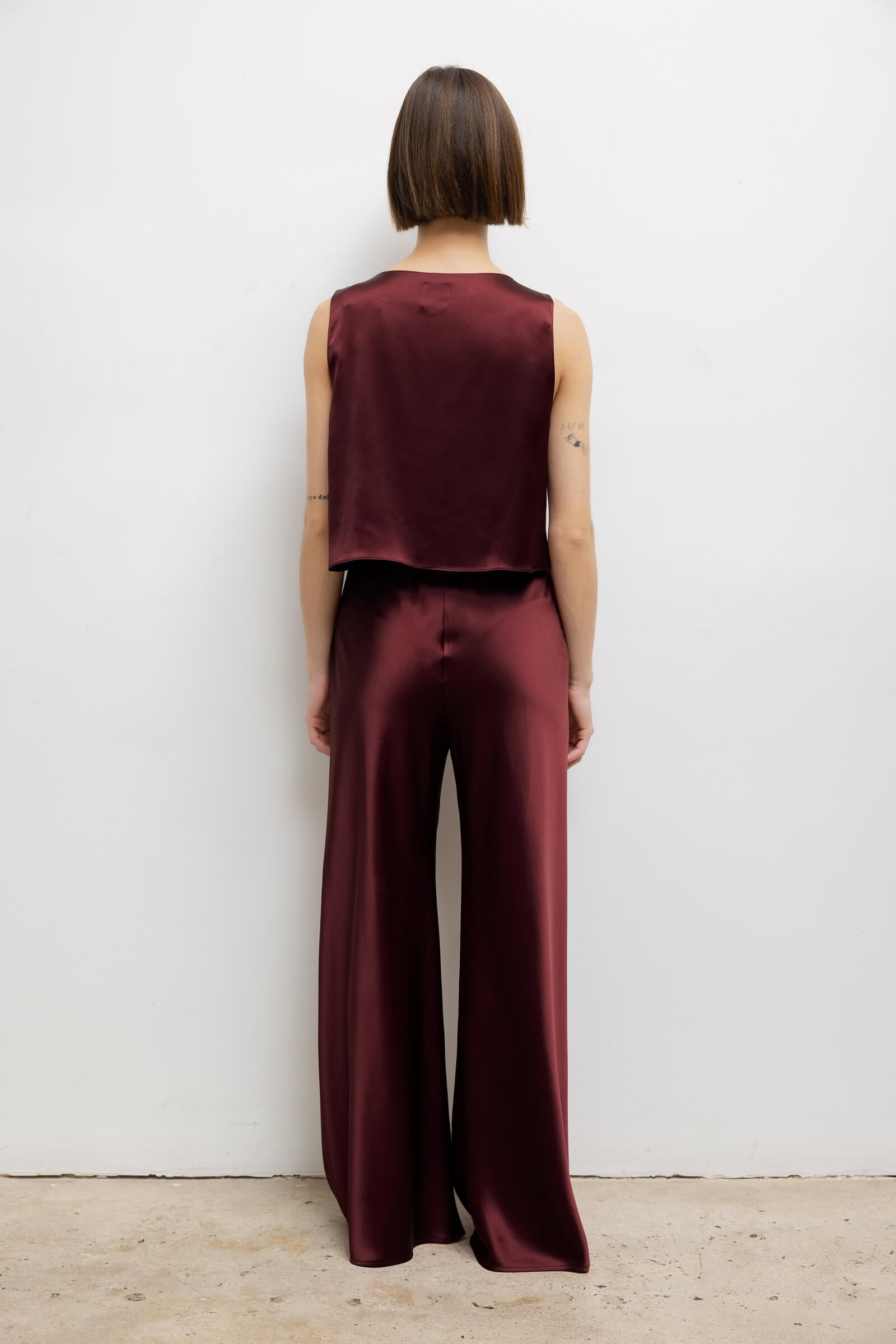 Barb Crop Sleeveless Crew