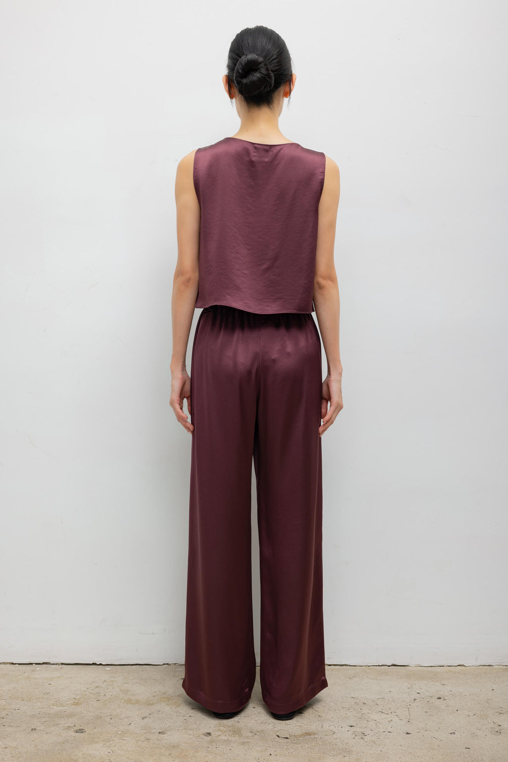 Barb Crop Sleeveless Crew