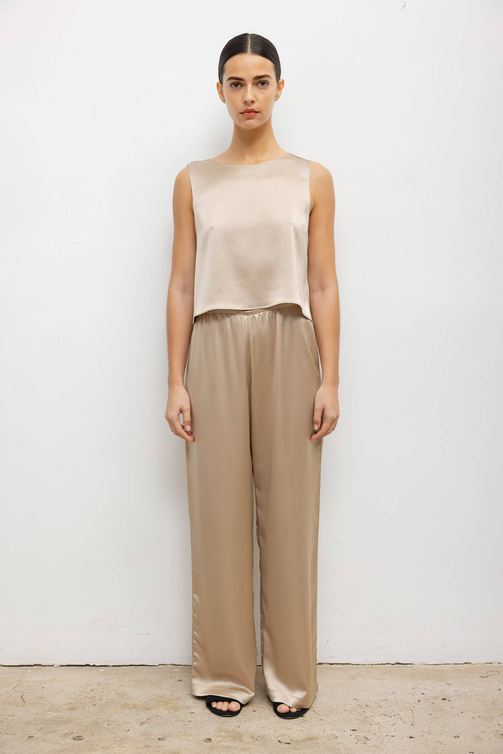 Barb Crop Sleeveless Crew