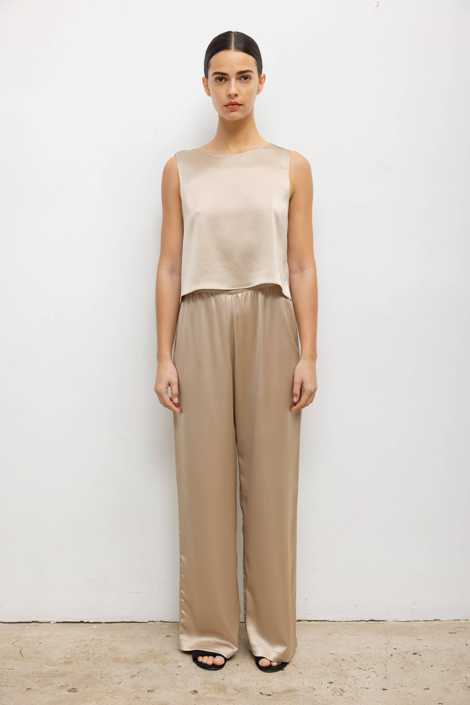 Barb Crop Sleeveless Crew