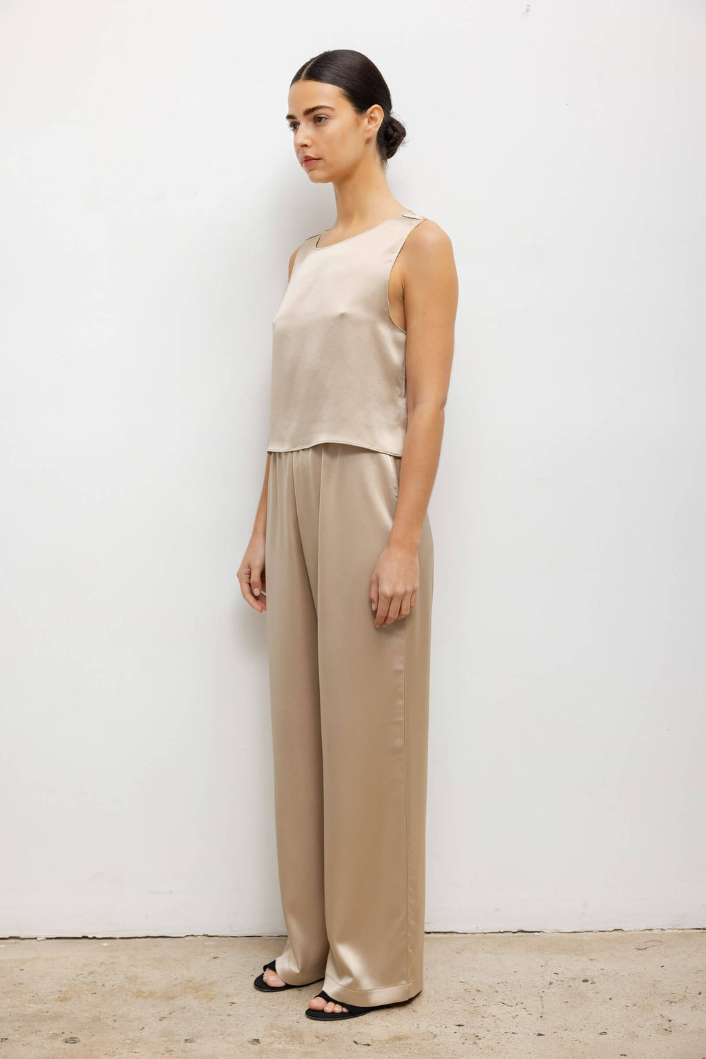 Barb Crop Sleeveless Crew
