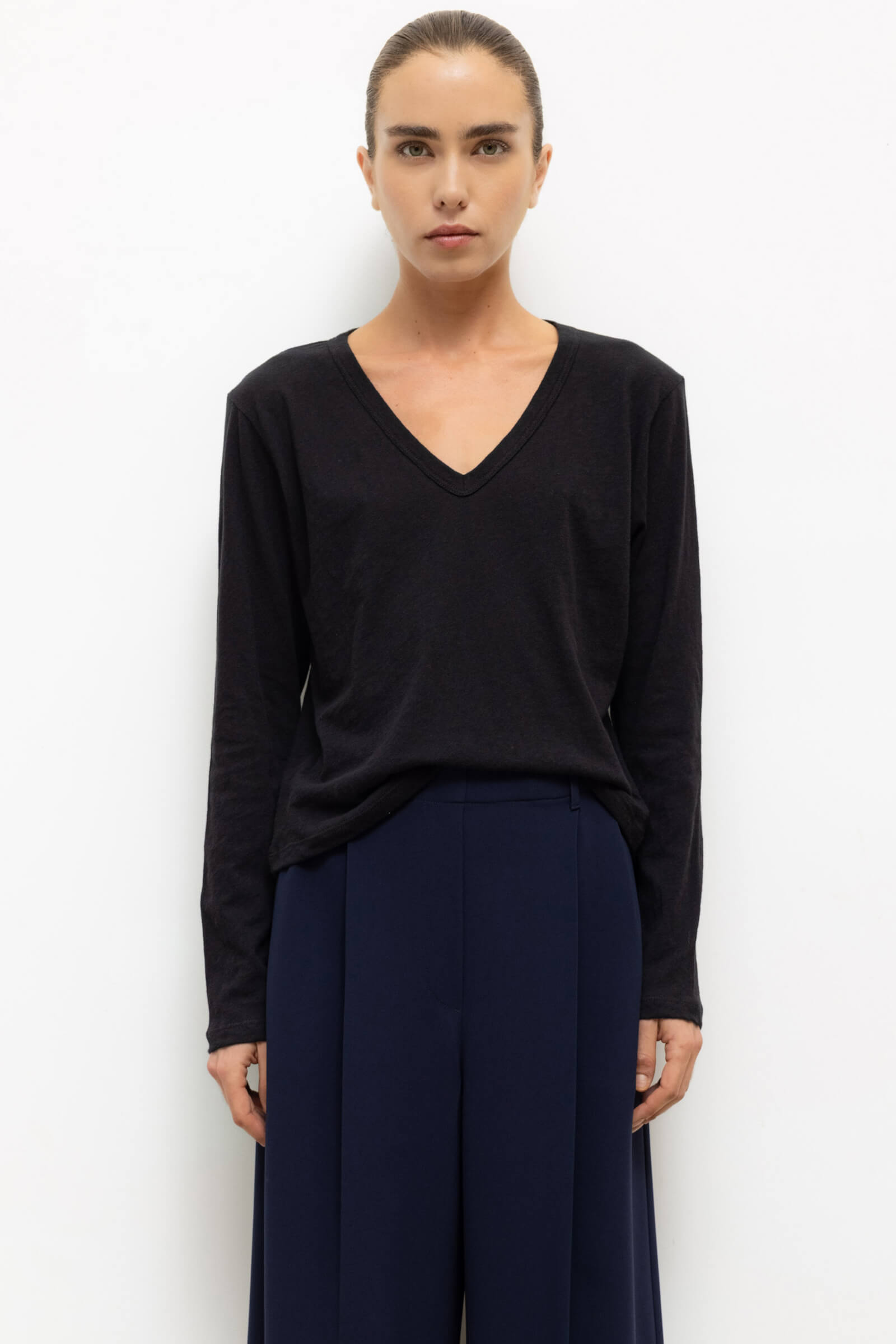 Laura V Neck Long Sleeve