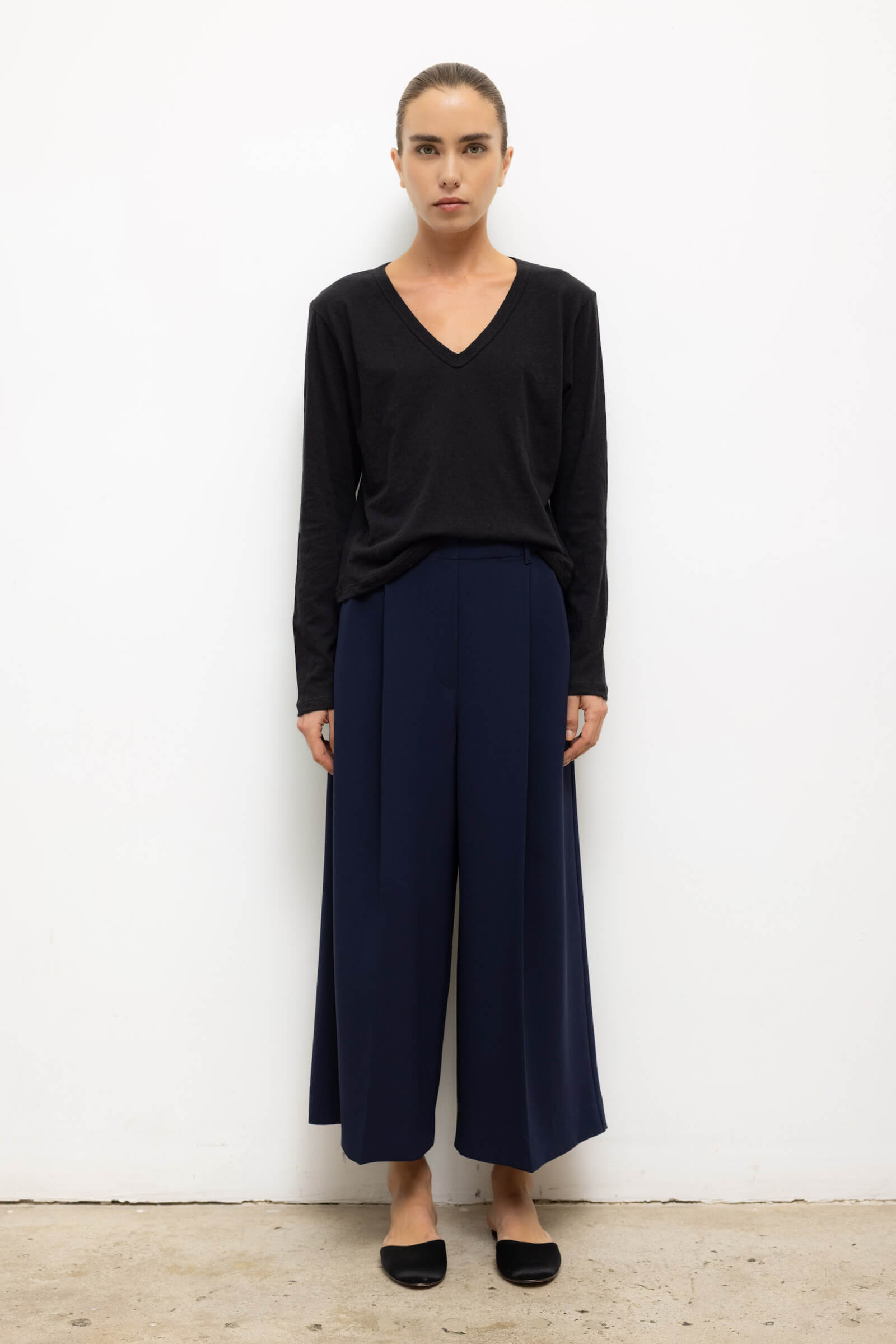 Laura V Neck Long Sleeve
