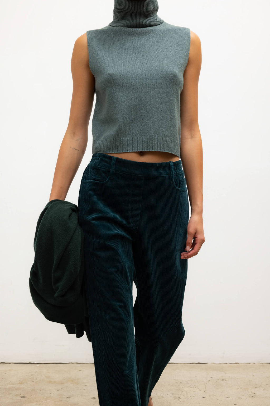 Zoe Sleeveless Turtleneck